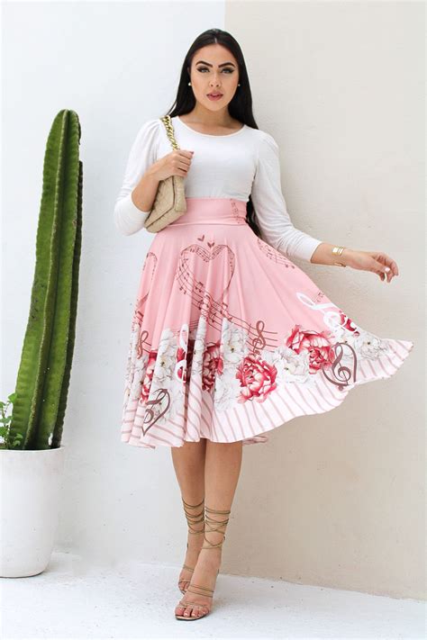 SAIA MIDI ROSA NUDE MUSICAL ESTAMPADA Saias Via Bras Moda Evangélica