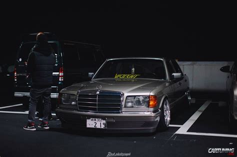 Lowered Mercedes-Benz S-Class W126 front