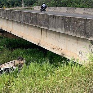 Mulher fica ferida após capotamento na Barra de São Miguel