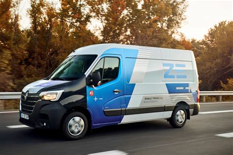 Renault Master Z E z baterią 52 kWh zasięg efektywny do 190 km