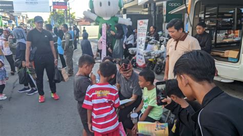 PERPUSTAKAAN KELILING KEMBALI DI CAR FREE DAY CFD KUNINGAN Dinas