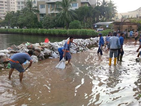 Banjir Di Perumahan Pantai Mutiara Mulai Surut