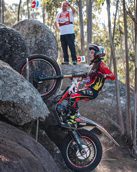 Alycia Soyer Championne Du Monde Ligue Motocycliste Des Pays De