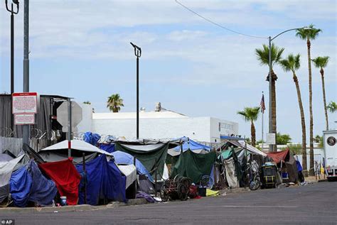 Kamala Harris Announces 55b Effort To Help Combat Us Homeless Crisis