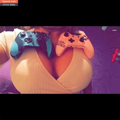 Whispah Gaming Aka Urinternetprincxss Aka Whispa Gaming Nude Leaks