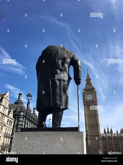 Statue Of Churchill In Parliament Square Banque De Photographies Et D