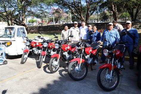 Entrega Alcalde Carlos Morales V Zquez Parque Vehicular Y Maquinaria