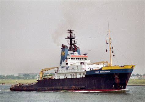 Smit Rotterdam Tugboats Pinterest Boating Tug Boats And Merchant