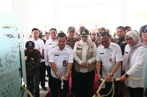 Dirjen Dukcapil Resmikan Gedung Pelayanan Adminduk Karawang