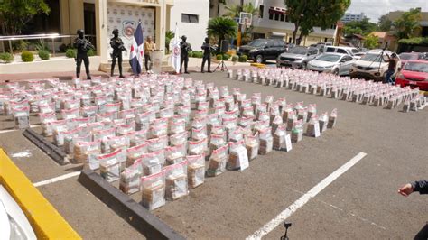 Incautan Uno De Los Cargamentos De Coca Na M S Grandes De La Historia