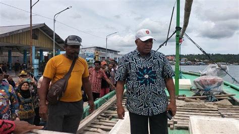 Paulus Waterpauw Sidak Ke Pasar Sanggeng Nelayan Pun Ungkap Keluhan Ke