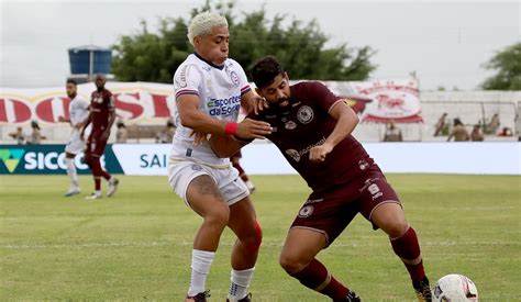 Jacuipense abre o placar mas Bahia empata no 1º jogo da decisão do