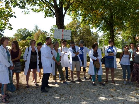 Ruffec Les Enseignants Du Coll Ge Val De Charente Ont Fait Gr Ve