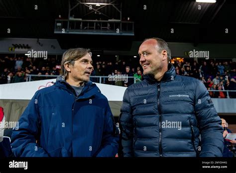 Emmen Lr Vitesse Coach Phillip Cocu Fc Emmen Coach Dick Lukkien