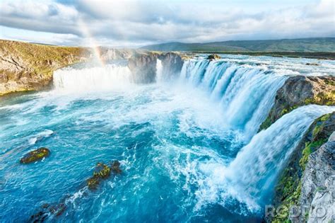 Poster Wasserfall Regenbogen Und Landschaft Nach Ma Myredro De