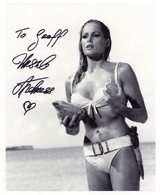 Hot Sexy Fiona Fullerton Bikini Pics