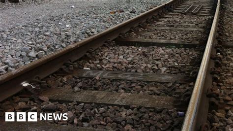 Bid To Electrify 29 Mile North Downs Railway Line BBC News