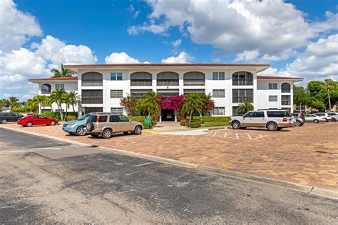 High Point Cir W Unit Naples Fl Real Tours