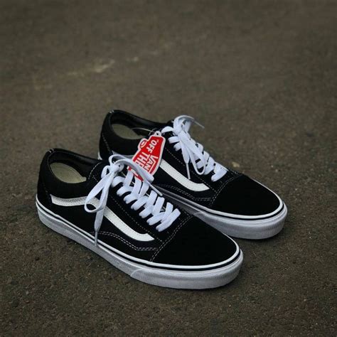 Jual Vans Old Skool Classic Black White Original Resmi Navya 100