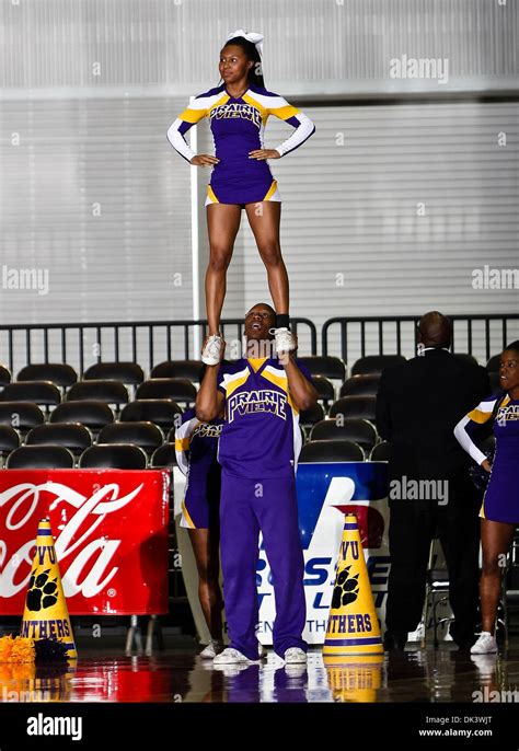 Texas southern university cheerleaders hi-res stock photography and ...