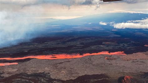 Hawaii Volcano Mauna Loa Erupts What To Know