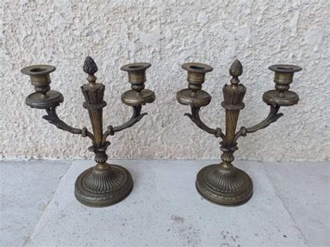 PAIRE DE BOUGEOIRS En Bronze Patine Brune Style Louis XVI EUR 80 00