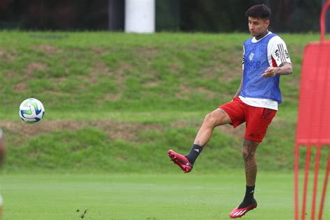 De olho no G4 Flamengo enfrenta o Fortaleza em meio a sequência de