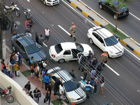 G Acidente Causa Engarrafamento Na Avenida Djalma Batista Em Manaus