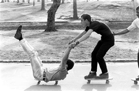 20 Vintage Photographs Capture The Boom Of Skateboarding New York City