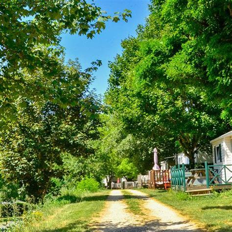 Camping Les Terrasses Du Lac In PONT DE SALARS Ruime Keuze