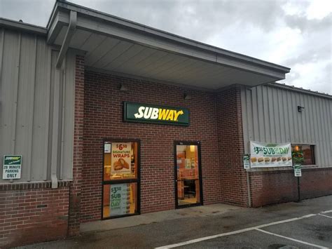 Subway Restaurants 720 Broadway Bangor Me 04401 Usa