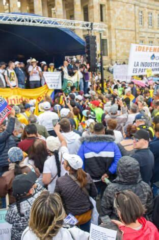 Miles De Colombianos Protestan Contra Nuevas Medidas Del Gobierno De