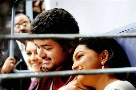 Velayudham Movie Latest stills Gallery ~ uyiro