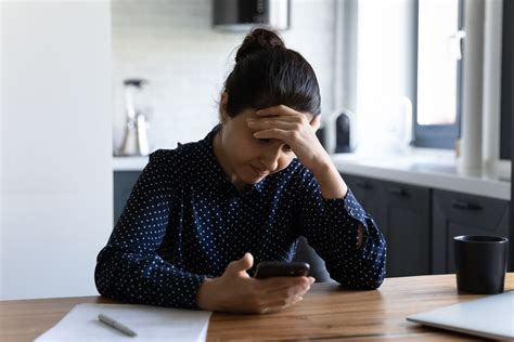 How Social Media Damages RelationshipsSeema