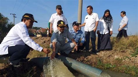 Foto Kekeringan Di Blitar Dan Tulungagung Ini Langkah Kementan