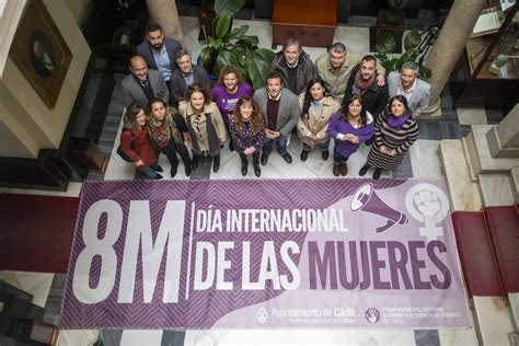 El alcalde subraya la lucha de este 8M por los mañanas y los derechos