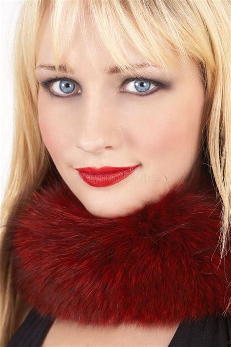Portret Van Mooie Blonde Vrouw Stock Foto Image Of Vrij Kaukasisch