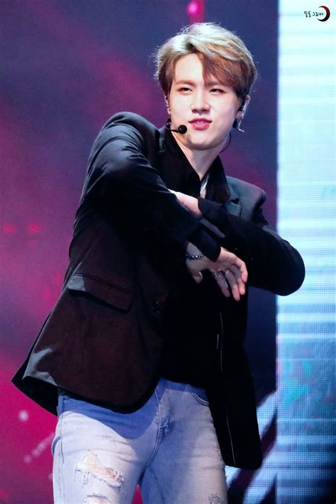 Ghim của Alireza Shamsi trên hot korean