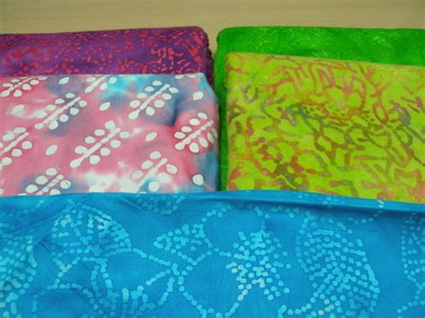 Batik Fabric At Best Price In Salem Tamil Nadu Guru Ragavendra Textiles