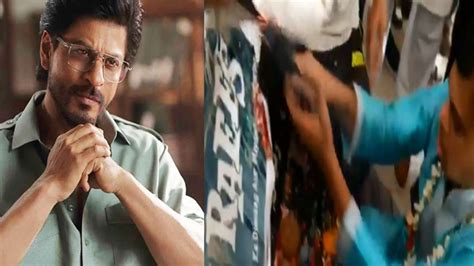 Shah Rukh Khans ‘jabra Fans Worship Raees Poster Bathe It With Milk