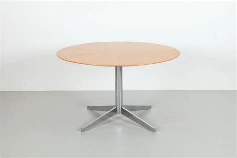 Graphic Florence Knoll Dining Table By Nova Interiors