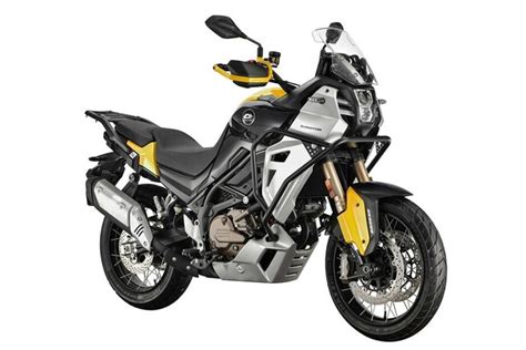 Qjmotor Stv La Nueva Adventure Con Motor De V Strom