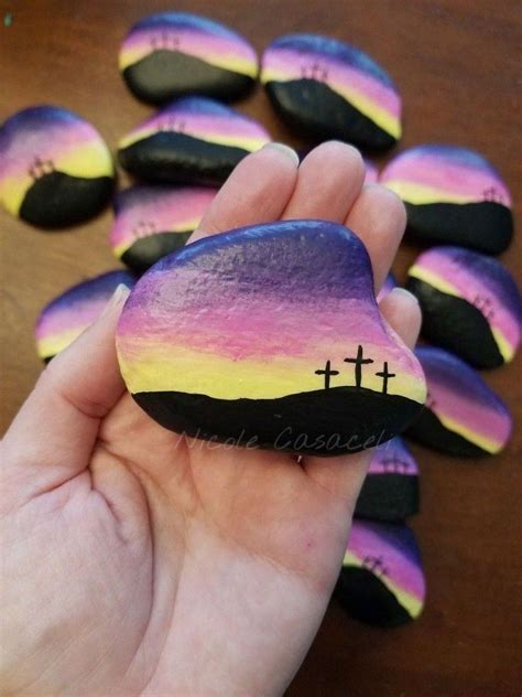 30 Cute Rock Painting Ideas For Your Home Decor Hoomdesign