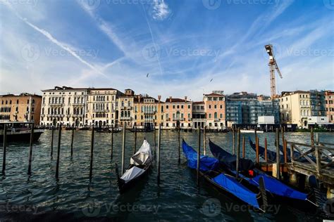 Buildings in Venice, Italy 20985885 Stock Photo at Vecteezy