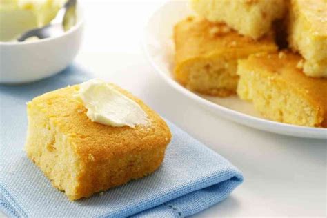 Easy Cracker Barrel Cornbread Recipe