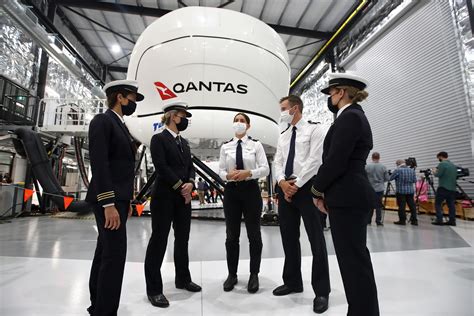 Qantas Asks Office Staff To Volunteer As Baggage Handlers Cyber Rt