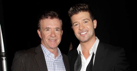 Robin Thicke Performs ‘growing Pains’ Theme To Honor Late Father Alan Thicke