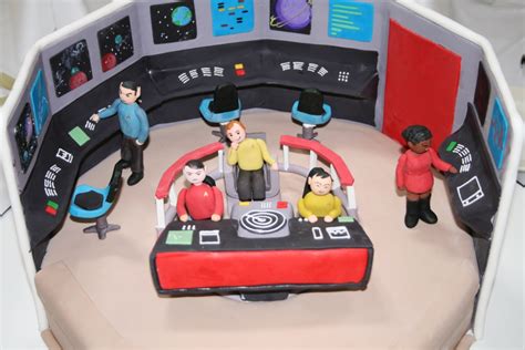 ‘Ace of Cakes’ Creates “Star Trek: The Cake” – TrekMovie.com