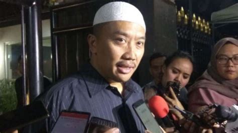 Foto Imam Nahrawi Ditahan Agar Tak Hilangkan Barang Bukti