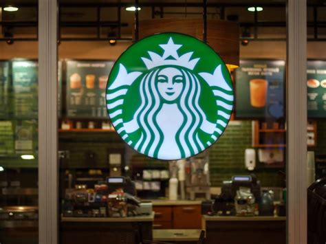 Cuánto dinero necesitas para poner una franquicia de Starbucks